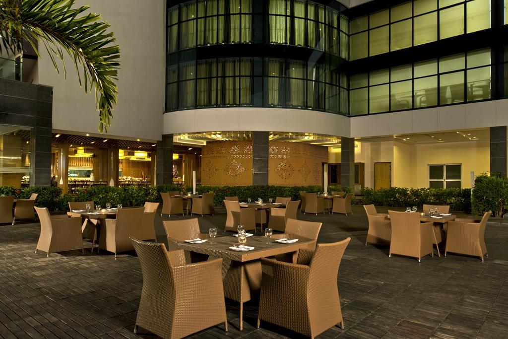 Radisson Resort & Spa Kandla Gāndhīdhām Dış mekan fotoğraf