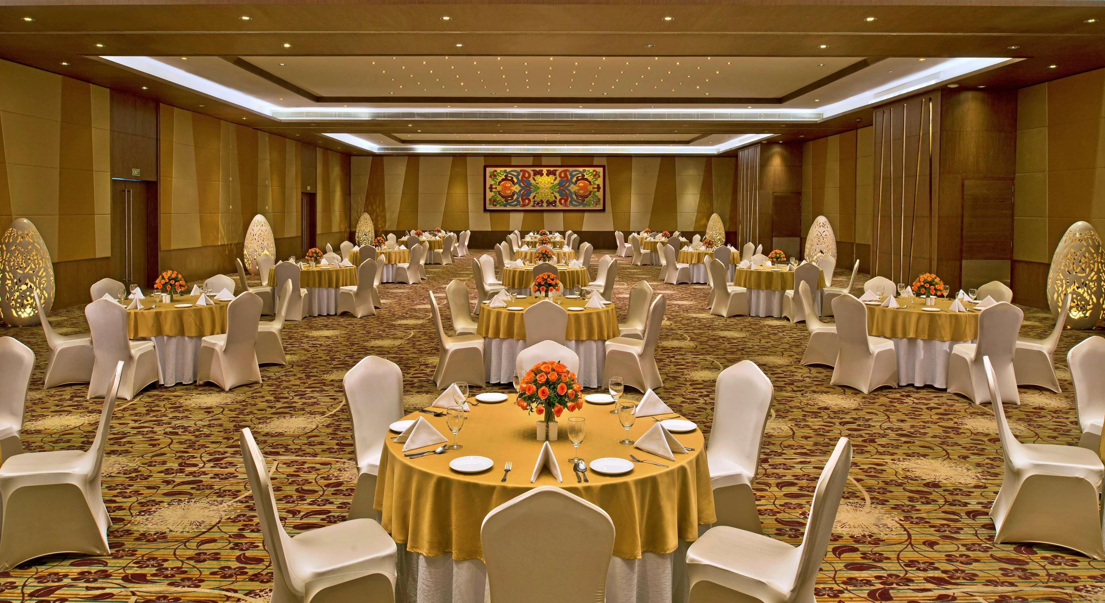 Radisson Resort & Spa Kandla Gāndhīdhām Dış mekan fotoğraf