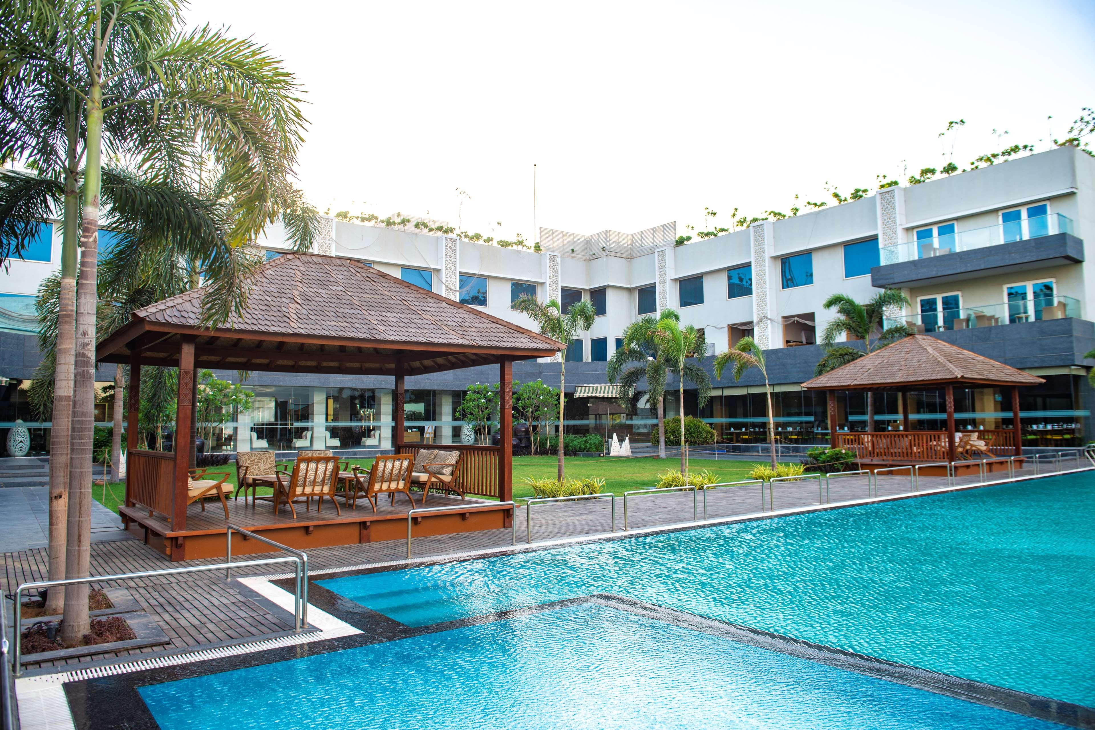 Radisson Resort & Spa Kandla Gāndhīdhām Dış mekan fotoğraf