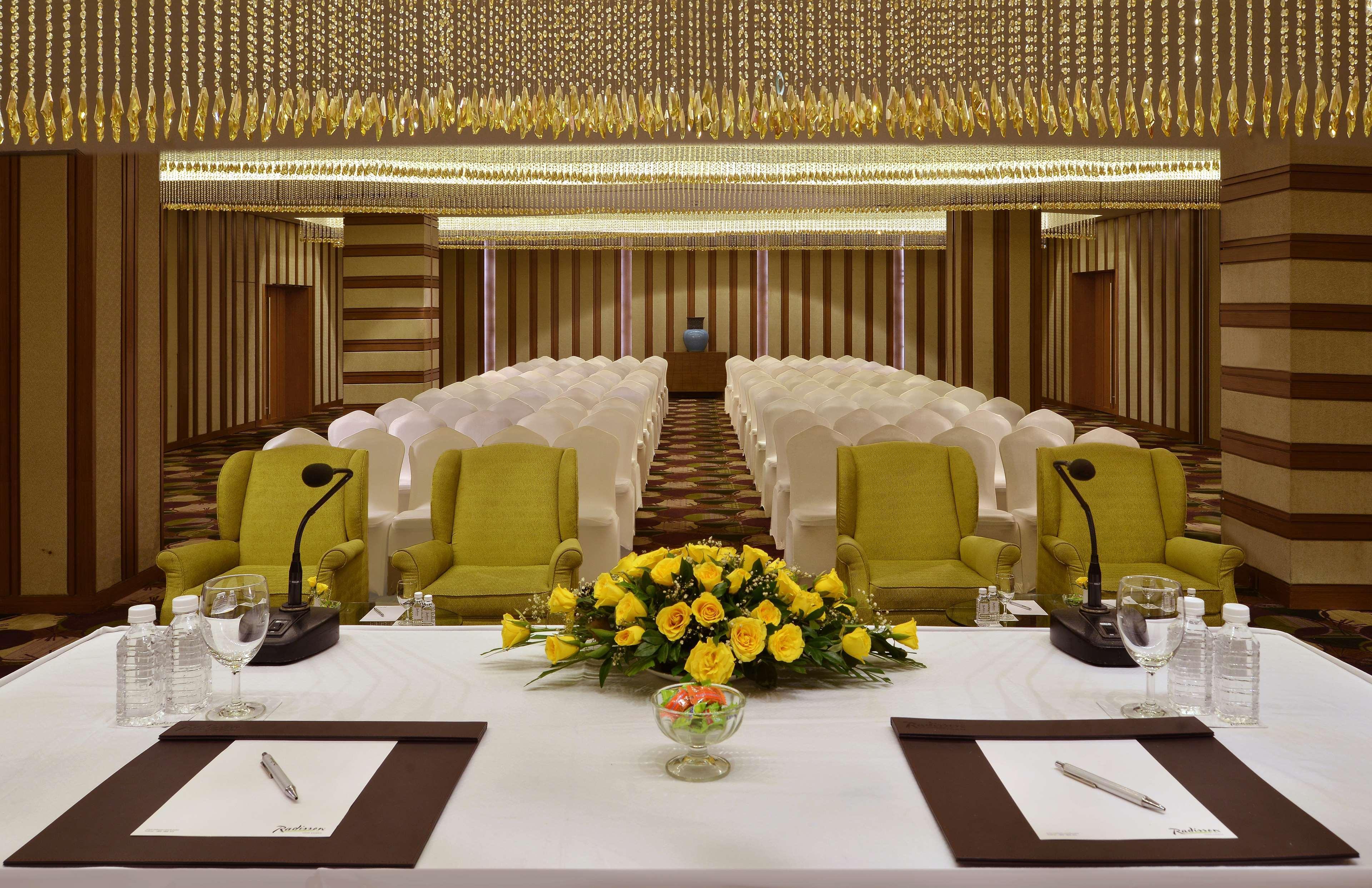 Radisson Resort & Spa Kandla Gāndhīdhām Dış mekan fotoğraf