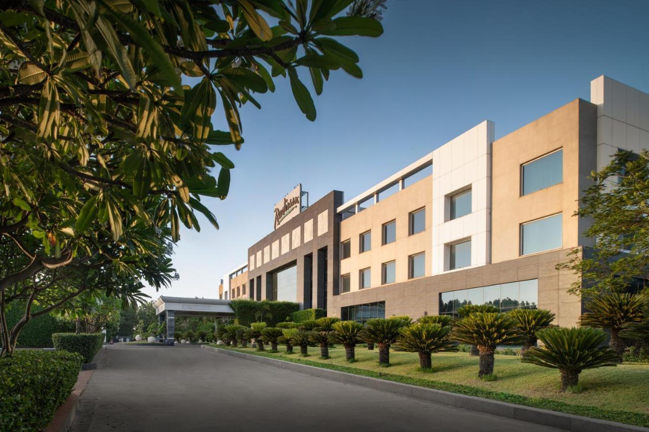 Radisson Resort & Spa Kandla Gāndhīdhām Dış mekan fotoğraf