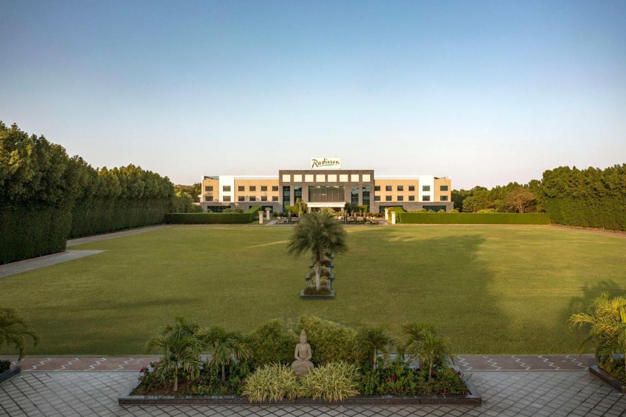 Radisson Resort & Spa Kandla Gāndhīdhām Dış mekan fotoğraf