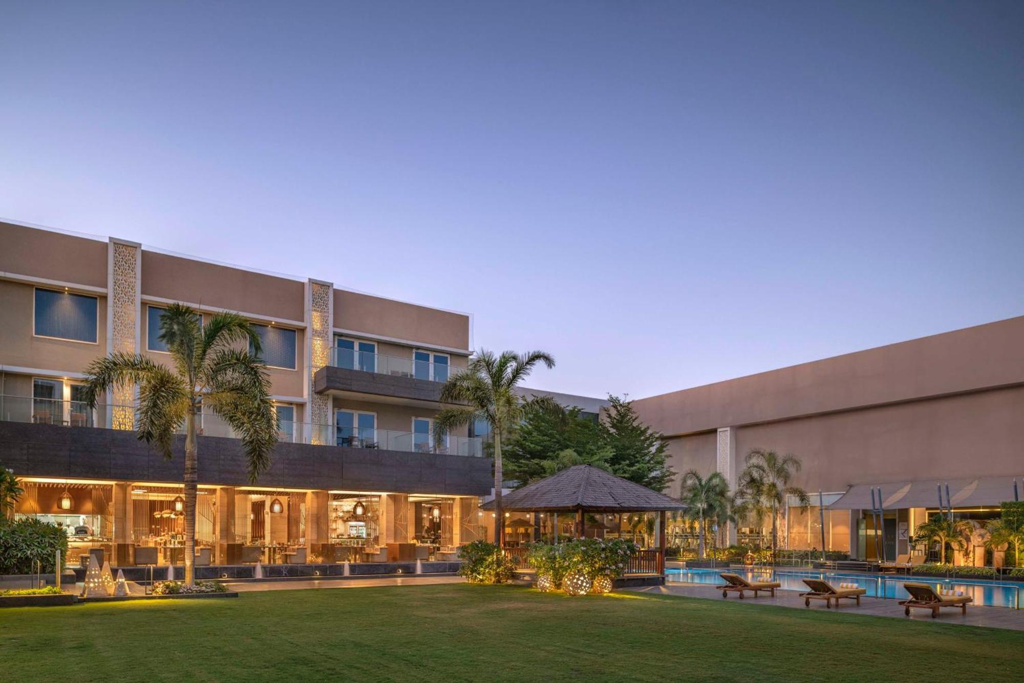 Radisson Resort & Spa Kandla Gāndhīdhām Dış mekan fotoğraf