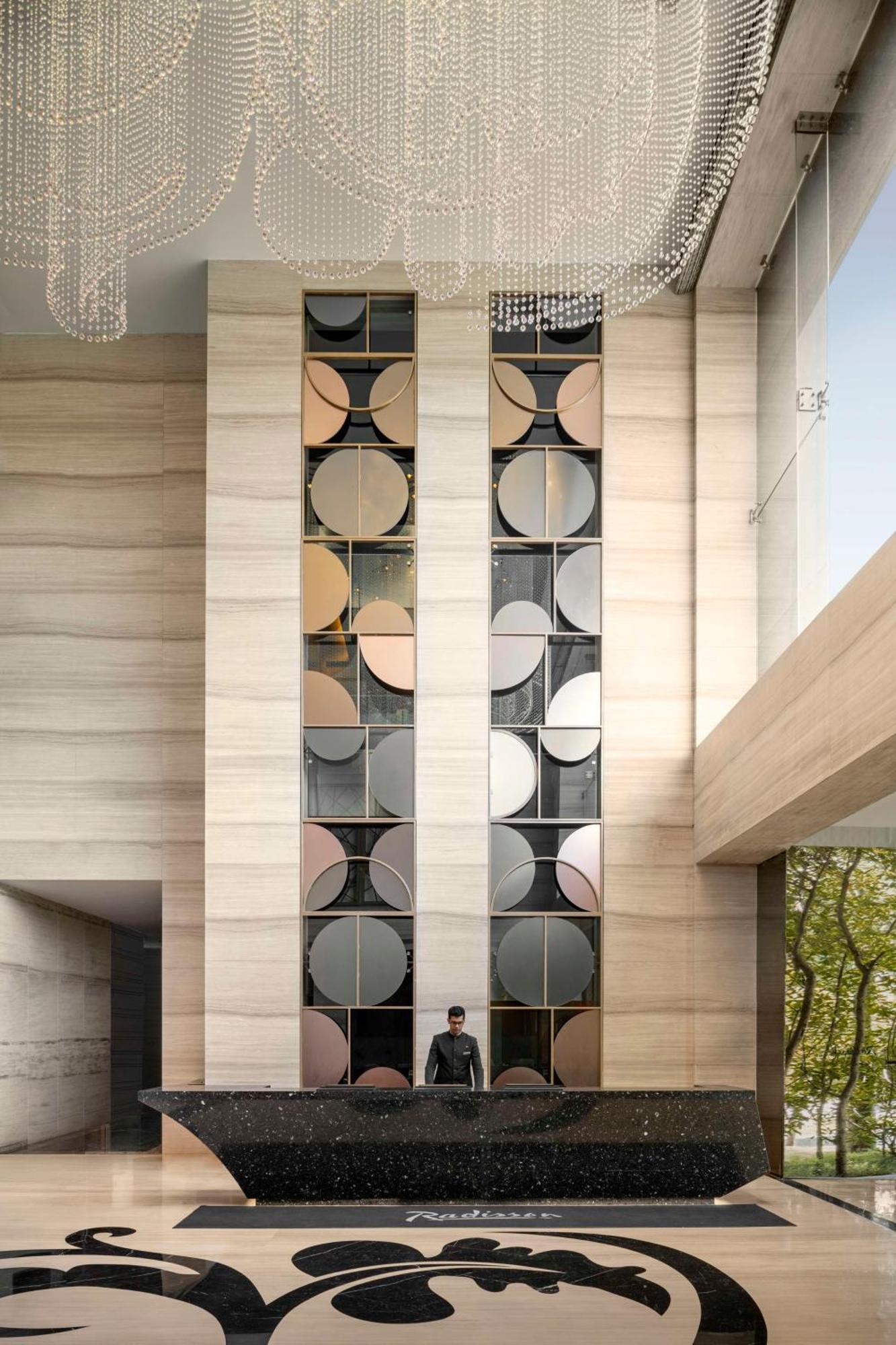 Radisson Resort & Spa Kandla Gāndhīdhām Dış mekan fotoğraf