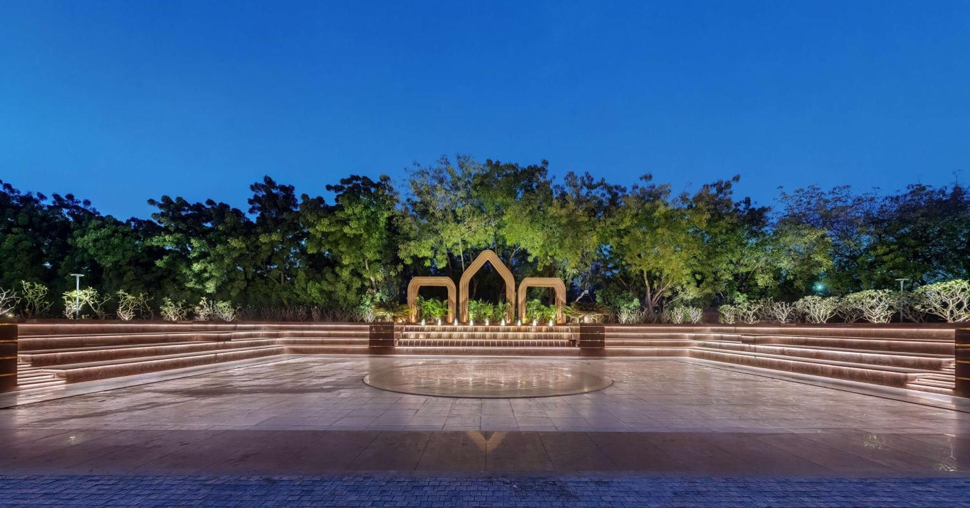 Radisson Resort & Spa Kandla Gāndhīdhām Dış mekan fotoğraf