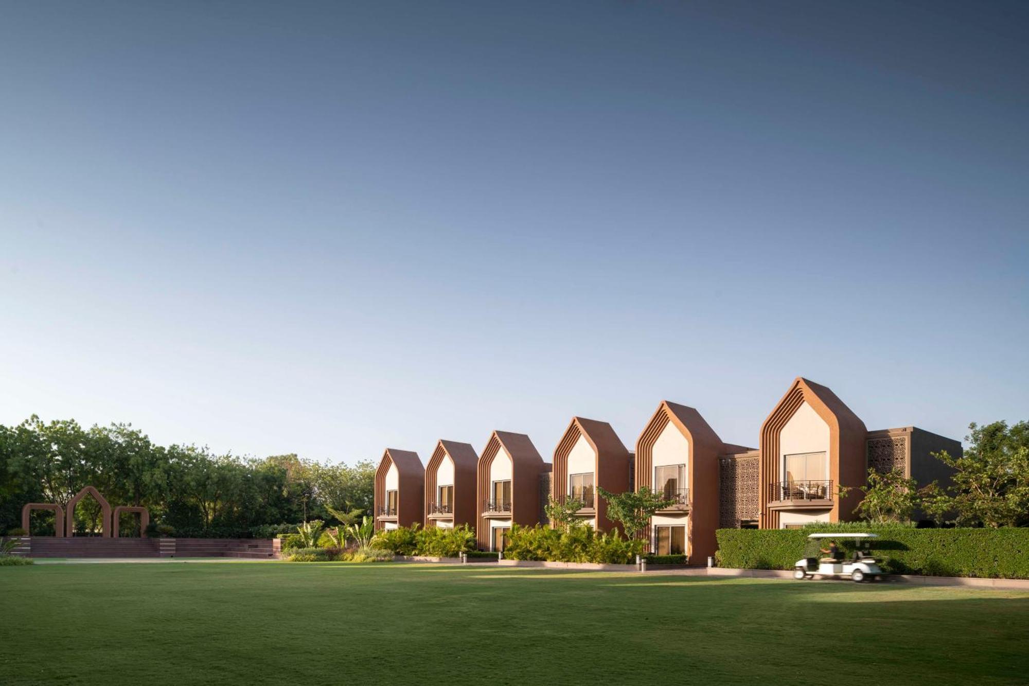 Radisson Resort & Spa Kandla Gāndhīdhām Dış mekan fotoğraf
